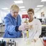 করোনার বিস্তার ঠেকাতে ব্রিটেনের পাবগুলো পুনরায় বন্ধের পরামর্শ