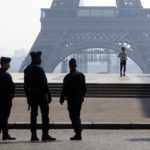 বাঙালিয়ানা পোষাক লুঙ্গি-গেঞ্জি পরেই যুক্তরাষ্ট্রে হবিগঞ্জের যুবক!