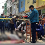 ঢাকায় ফিরতে ফেরিঘাটে যাত্রীদের উপচেপড়া ভিড় !