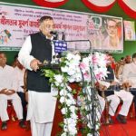 পররাষ্ট্রমন্ত্রীর হাতে সিলেট নগরের ‘স্বর্ণের চাবি’ তুলে দিলেন মেয়র।